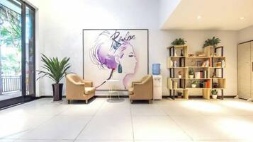 ロビーラウンジ