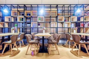 Interior - 7 Days Premium. Chongqing Qijiang District Government Store (Chongqing)