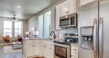 Luxury Apartment in Historic Downtown Bridgeport!