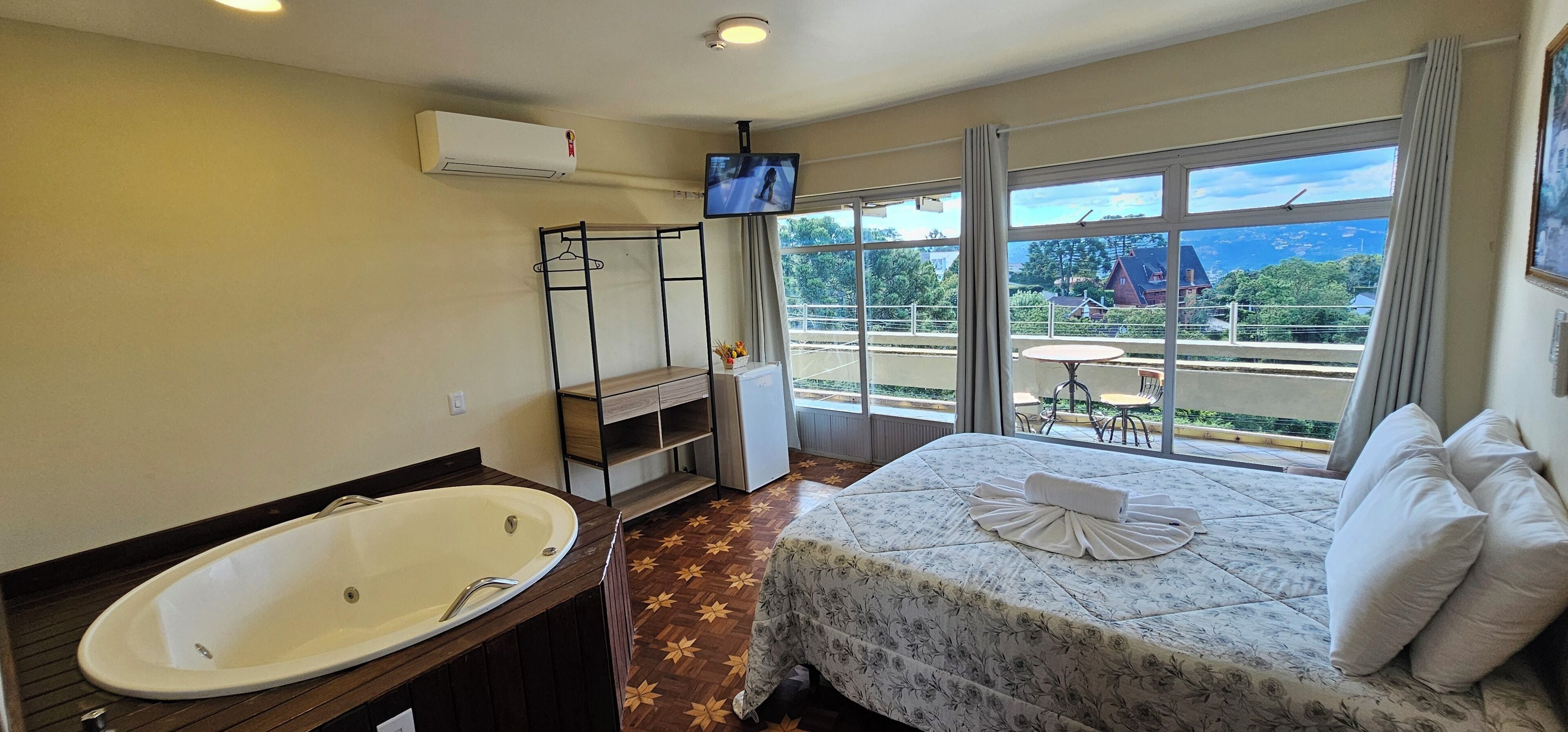 Quarto casal premium | Quartos à prova de som, Wi-Fi de cortesia, roupa de cama