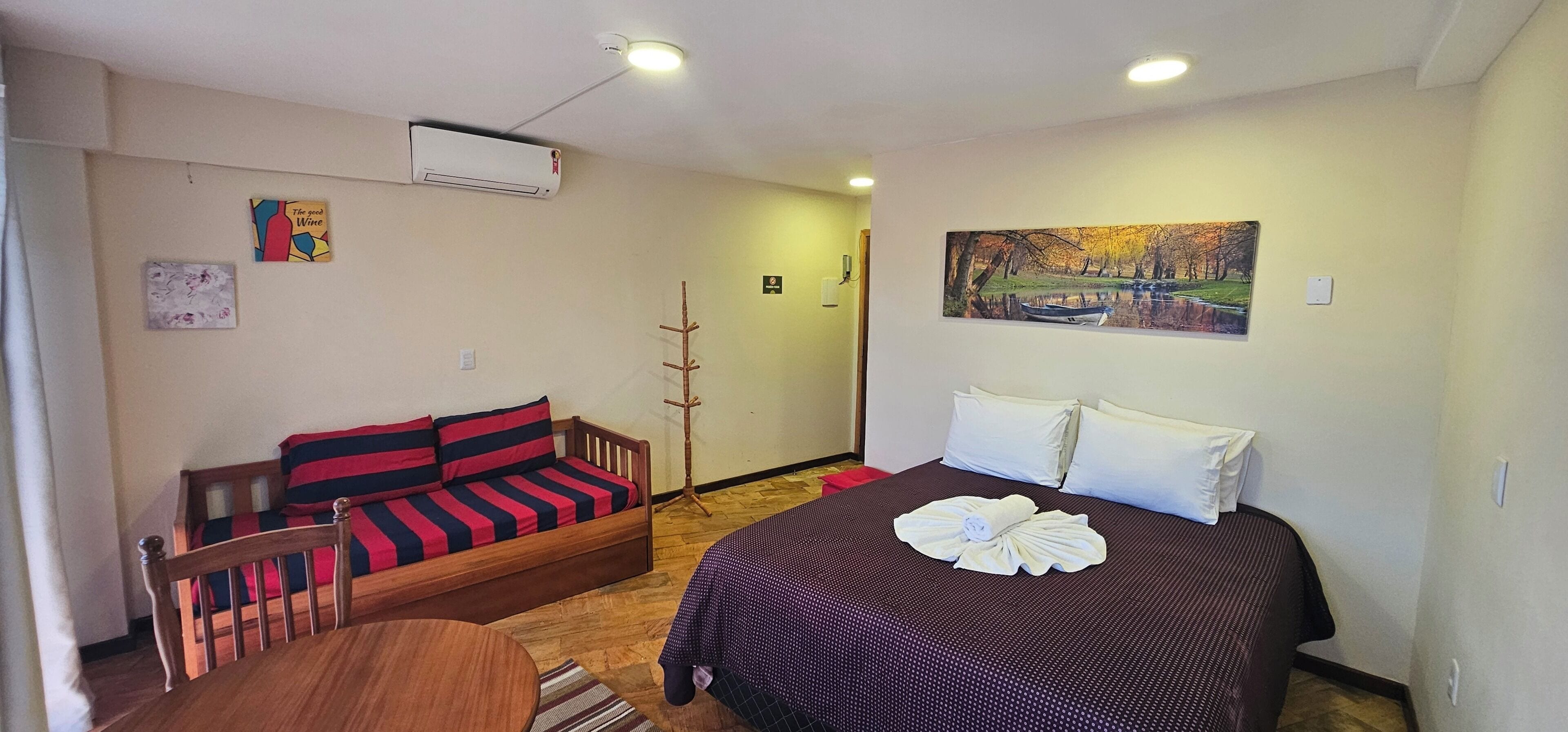 Family Room | Soundproofing, free WiFi, bed sheets