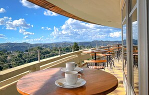 ลานระเบียง/นอกชาน