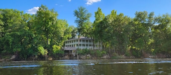 Peaceful property on the historic Suwannee River.