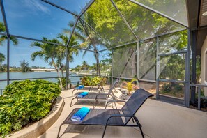 Terrace/patio - Cape Escape is the perfect name for this place.. (Cape Coral)