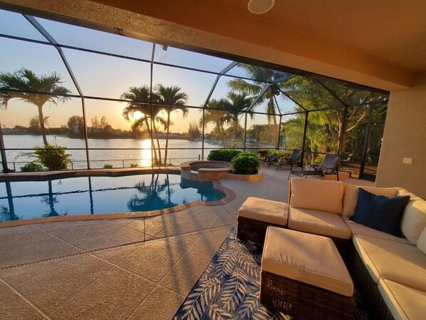 Outdoor pool, a heated pool - Cape Escape is the perfect name for this place.. (Cape Coral)