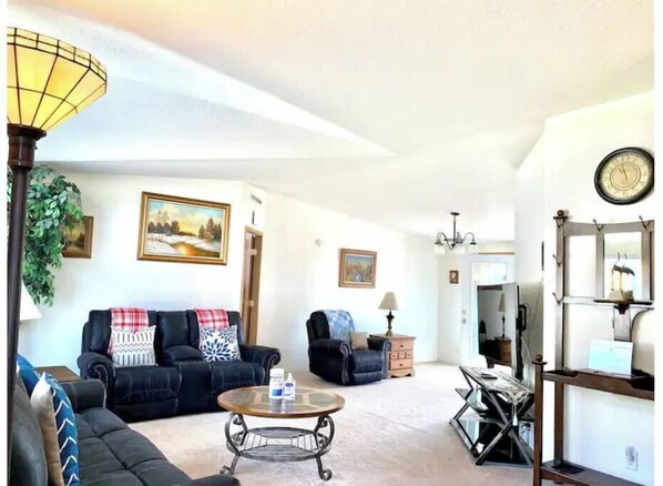 تلفزيون ذكي، مشغل دي في دي، مكتب