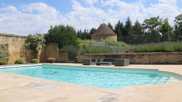 Utomhuspool
