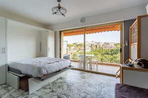 Bügeleisen/Bügelbrett, kostenloses WLAN