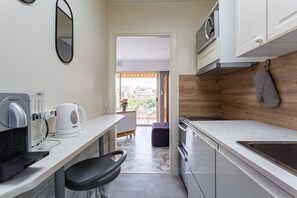 Réfrigérateur, micro-ondes, four, lave-vaisselle