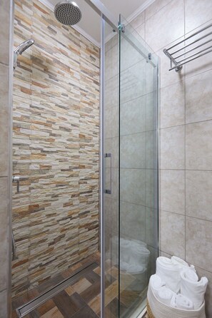 Unclassified image, 5 of 23, button