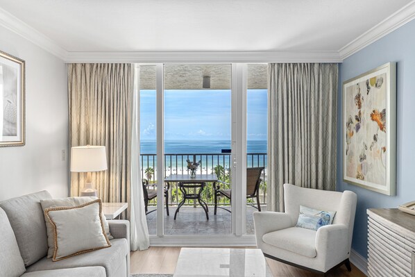 TV, streaming services - Gulf-front condo with pool, hot tub, central AC, view & on-site restaurants (Marco Island)