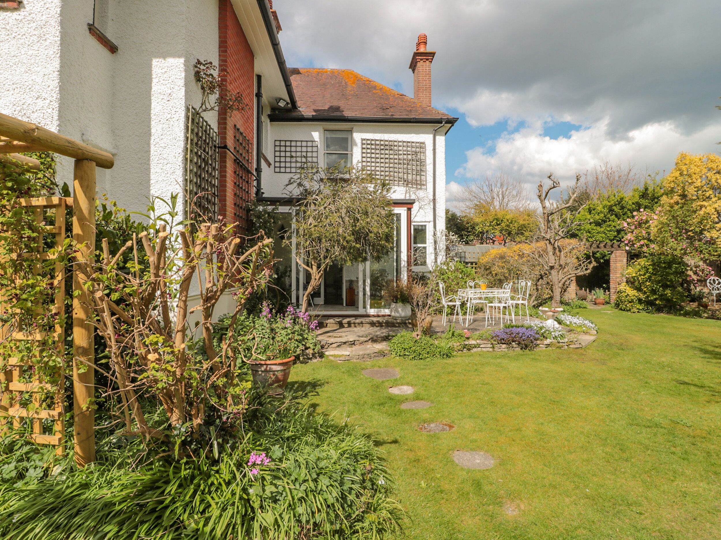 คอทเทจ | ภายใน