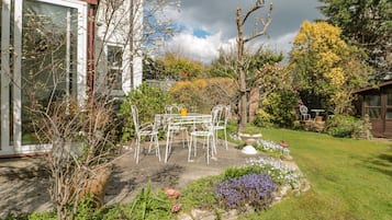 Cottage | Interior