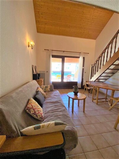 20m from resort center, 1st floor, view ski slopes, terrace, tv, ski locker, 60m², La Joue du Loup