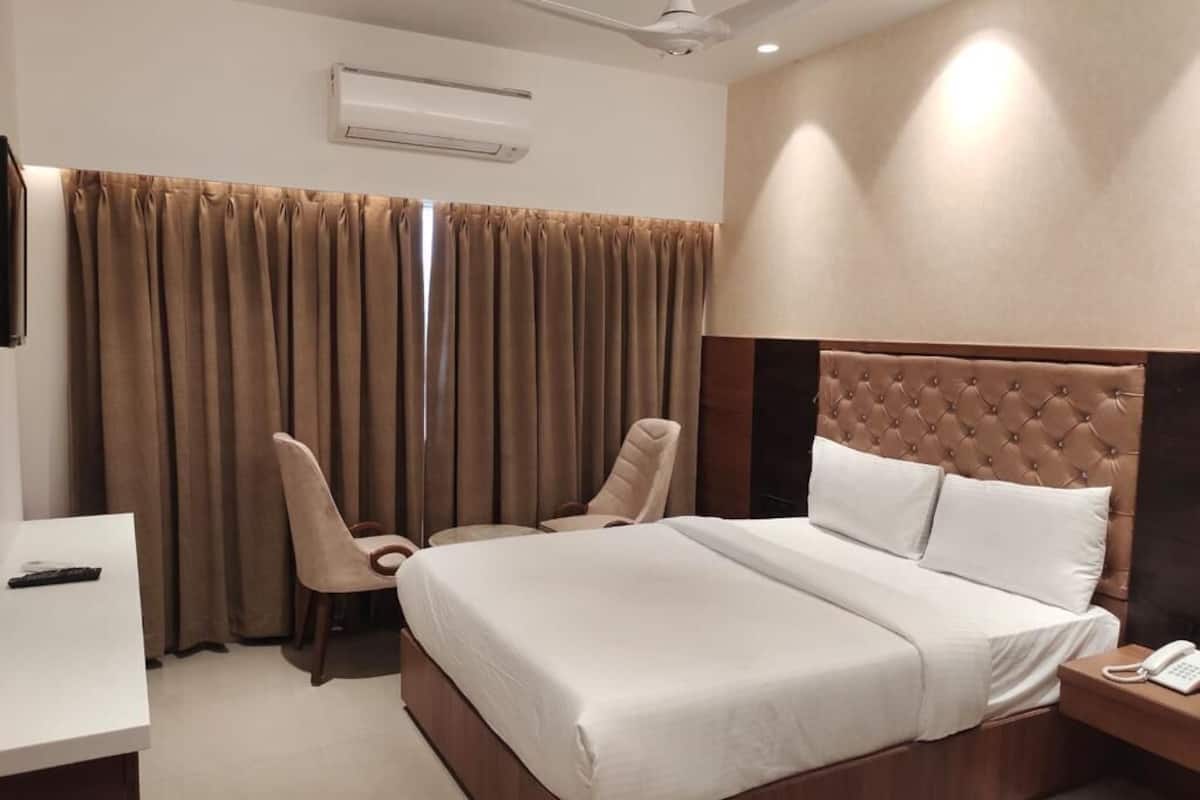 Hochwertige Bettwaren, Betten mit Memory-Foam-Matratzen, Minibar