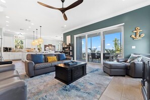 Smart TV, video games, books, music library - Fort Myers Beach | private pool | bikes | Arcade (Fort Myers Beach)