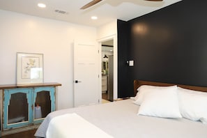 2 chambres, fer et planche à repasser, accès au Wi-Fi (inclus)