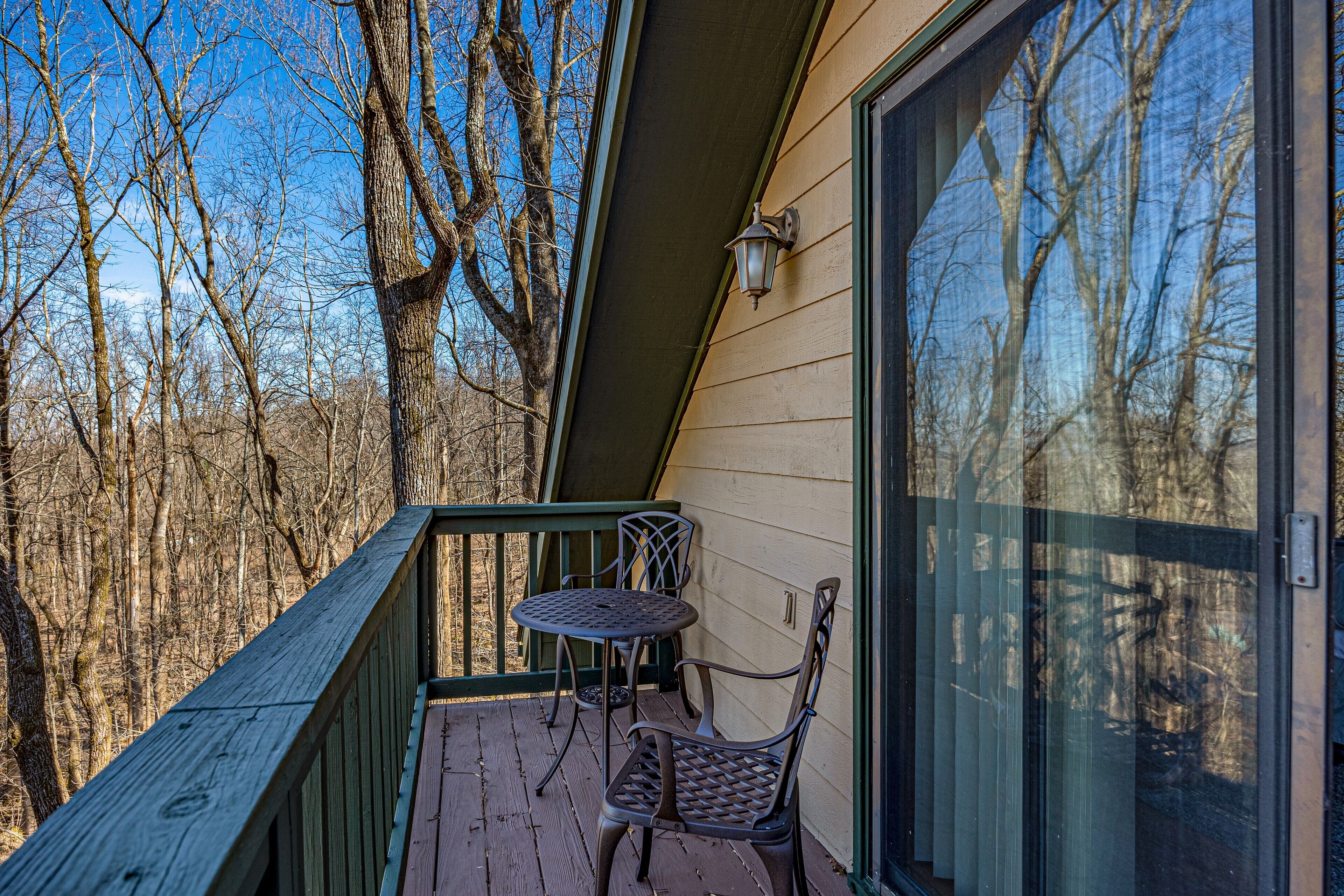 Chalet, 2 Queen Beds, Fireplace | Balcony
