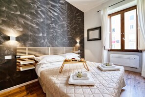 4 Schlafzimmer, Schreibtisch, Bügeleisen/Bügelbrett, Reisekinderbett
