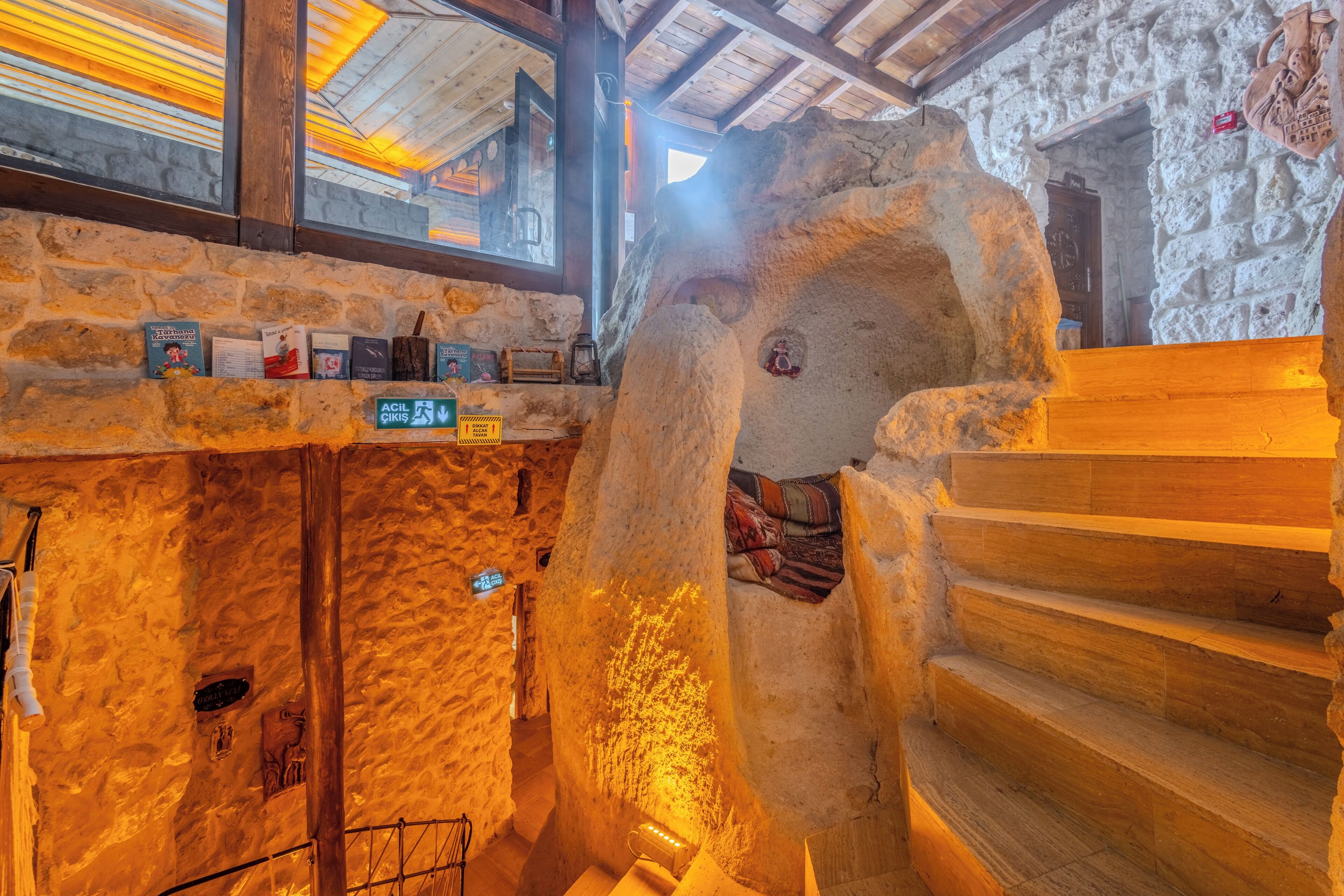 22-inch LCD TV with satellite channels, TV