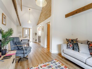 Living area - Woodpecker Barn - UK38613 (South Walton Highway, Wisbech)