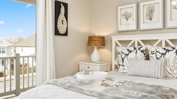 3 bedrooms, desk, iron/ironing board, free WiFi