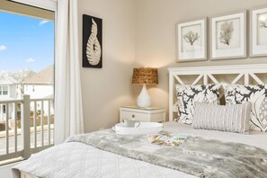3 bedrooms, desk, iron/ironing board, free WiFi - Steps away from the Beach! / Elegant Design / Super Clean (Atlantic City)