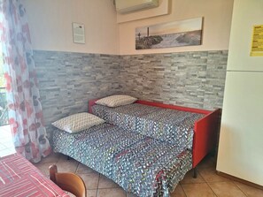 1 soverom, wi-fi (inkludert) og sengetøy