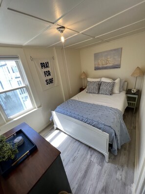 2 bedrooms, desk, iron/ironing board, free WiFi