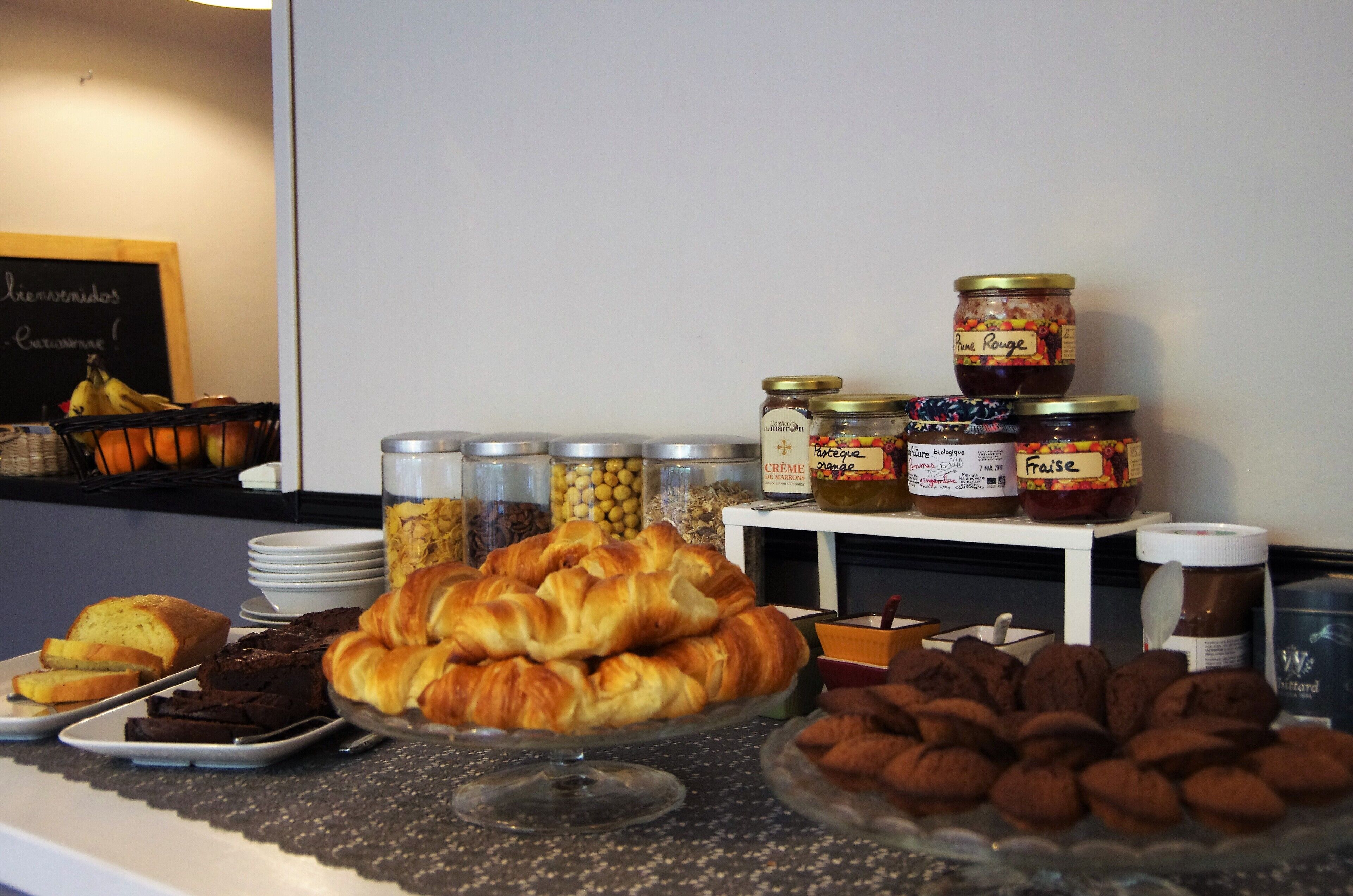 Bao gồm bữa sáng buffet hàng ngày 