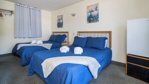 Traditional Room - Beach Club by Beach1 Motel (Wasaga Beach)