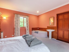 4 camere, Wi-Fi gratuito, lenzuola