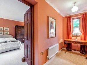 4 bedrooms, free WiFi, bed sheets - 4 bedroom accommodation in Tylwch (Tylwch)