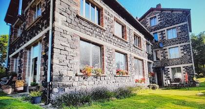 GĂźte Le Roman d'Alleyrac