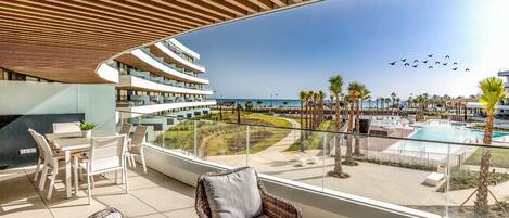 تناول الطعام بالخارج