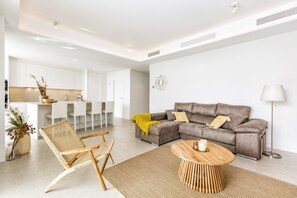 Smart TV - Rembrandt | Beachfront apartment in Torremolinos (Torremolinos)