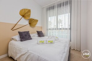 3 chambres, coffres-forts dans les chambres, fer et planche Ă repasser
