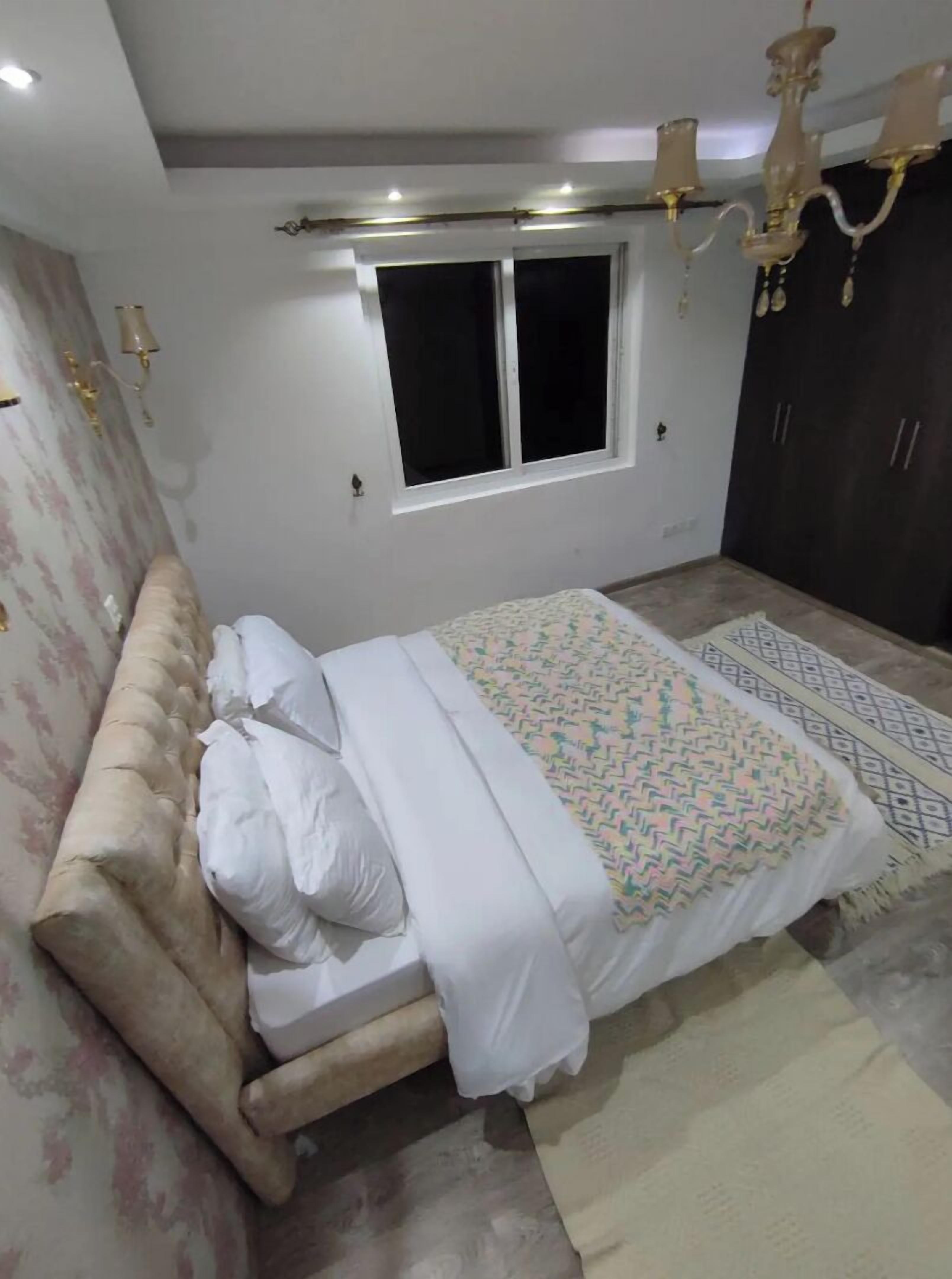 4 soverom, strykejern/-brett, wi-fi og sengetøy