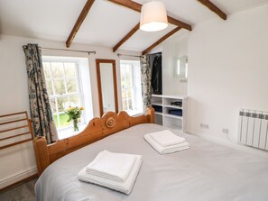 Cottage | 3 bedrooms, individually decorated, individually furnished, free WiFi - A D Coach House (Richmond)