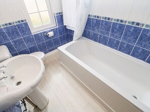 Cottage | Bathroom | Shower - A D Coach House (Richmond)