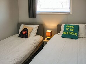 2 quartos, Wi-Fi de cortesia, roupa de cama
