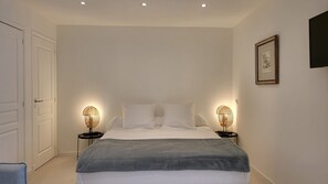 Premium bedding, individually decorated, individually furnished - Ideal BnB (Saint-Paul-de-Vence)