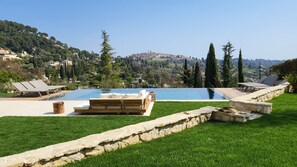 View from room - Ideal BnB (Saint-Paul-de-Vence)