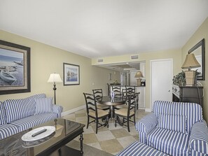 Smart TV, DVD player - Amazing Beachfront Condominium , Direct to pool , Magical view (Belleair Beach)