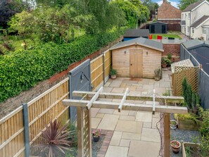 Property grounds - 2 bedroom accommodation in Selby (Selby)