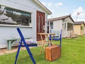 Outdoor dining - Bluebird Chalet - UK38524 (Mundesley, near North Walsham)