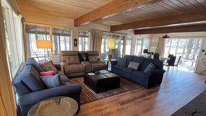 Living area - Cozy Pinetop Country Club Home on Golf Course (Pinetop)