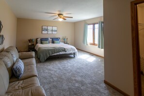 2 soverom, strykejern/-brett, wi-fi og sengetøy