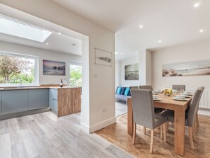Dining - Beautiful house refurbished in 2022 to a very high standard. (Whitstable)