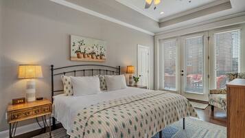 2 bedrooms, desk, iron/ironing board, travel crib